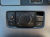 【電動サイドパーキング】便利な電動式パーキングブレーキ(オートホールド機能)付♪渋滞や信号待ちで長く停車する時も、ペダルから足を離しておくことが出来ますので、足が疲れにくいです!