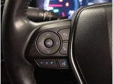 ハンドルから手を放さずに操作出来ますので、安全運転にもつながりますね
