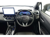 スポーティームード溢れる運転席周りですね。 クイックなドライビングに対応できるよな運転席回りになっています。 ドライブがますます楽しくなりますね!