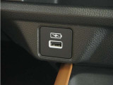 ◆USBチャージャー◆使いやすい場所に装備されています。