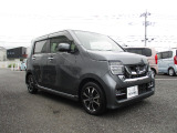 中古車購入時「パンク保証」をご案内しております。万一のパンクやバーストの際に、同等新品タイヤへの交換が可能です。(タイヤと交換工賃が対象です。免責金額と廃タイヤ処分料が必要になります。)