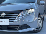 最新式はLEDヘッドランプですね。瞬時に明るい光が夜間の運転をぐっと楽にしてくれますよ。