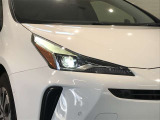 LEDヘッドライトです。デザイン性がよくとても明るいので、夜間の走行や悪天候でも安心です。しかも長寿命!