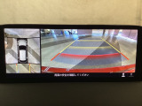 狭い場所での駐車やすれ違いなどでより的確な運転操作に役立つ360&deg;ビューモニターが装備されています。