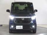 ハロゲンより明るく、より遠くまでさらなる安心感のあるLEDヘッドライトを採用。点灯忘れも防止できるオートライトコントロール機構付きです。