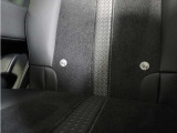 ◆ISOFIX◆シートベルトいらずでチャイルドシートと固定金具を連結するだけでガッチリ固定できます。