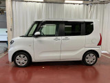 【スマートアシスト搭載車】 衝突回避支援ブレーキ機能(対車両・歩行者)、衝突警報機能(対車両・対歩行者)、誤発信抑制制御機能などの機能で安全な運転をサポートします。
