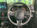 【純正革巻きステアリング】上質な革を使用することで、手にしっかり馴染みとても運転しやすいハンドルです♪
