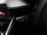アダプティブクルーズコントロール機能搭載。前方の車両の速度に合わせて車間距離を一定に保ち、自動的にアクセル・ブレーキを調整します。
