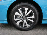 展示されているお車は全台1年間のトヨタロングラン保証が付いて参ります。最長3年間の保証をお付けすることも可能ですので、どのエリアに住むお客様でも安心して保証をお受けすることができます!