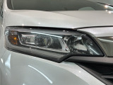 LEDヘッドライトは、点灯の瞬間から最大光量を発揮し、突然暗くなるトンネルなどでの安定感を高めます。