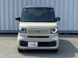 LEDヘッドライトは、本当に明るくて安全です。暗い夜道からお客様を守ってくれます。運転しやすいですし、自慢にもなるかも?黄色いハロゲンライトと見比べてください。