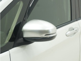 ◆ドアミラーウインカー◆ドアミラーにウインカーを装備しています。対向車に自身の進行方向を合図し安全に運転できます。
