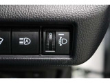 車体が傾いた状態の時にヘッドライトの光の高さを上下に調整することが出来ます!