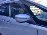 ウィンカードアミラー☆ライトの点滅で対向車、歩行者などに曲がることを知らせることができるので安心・安全につながりますね♪