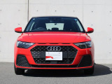 一目でAudiだと分かる特色を持つフロントマスク。