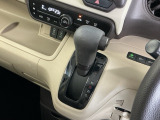 発進時から滑らかに加速する無段階変速のCVTはストップ&ゴーの多い街の中も快適です