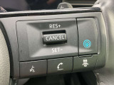 安心快適プロパイロット装備です。自動車専用道路などで前車に合わせ、アクセル、ブレーキ、車線に合わせてハンドル操作をサポート。快適ながらも追突予防にもなり安心です。