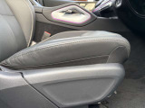 運転席シートの状態は良好です。