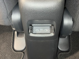 通常のUSB入力端子の他にスマホ充電に対応した2.5AのUSB端子を2箇所装備しています。