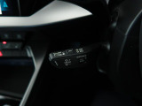 アダプティブクルーズコントロール機能搭載。前方の車両の速度に合わせて車間距離を一定に保ち、自動的にアクセル・ブレーキを調整します。