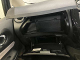 上下に収納があるので、常備しておきたい小物など分けて収納でき、車内をきれいに保てます!