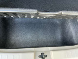 トランク下部には、荷物が入ります。