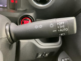 操作しやすい位置に配置されたウインカーレバーは、スムーズな車線変更をサポートします。オートリターン機能も搭載で、安全運転を支援します。