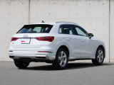 Audiが指定する独自の条件を全て満たした車だけが、認定資格を持つテクニシャンの手による100項目にも及ぶ点検・整備のプロセスを受け、お客様のもとへ届けられます。