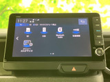 SDやUSB、Bluetooth Audioなどの項目が並び、使いたいメニューを選びやすい画面です。音楽再生や各種設定を日常の用途に合わせて活用いただけます。