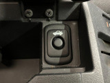 トランクオープナーボタン