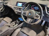 ☆センターパネルを運転席側に僅かに傾けたBMW独特のインパネ☆【駆け抜ける歓び】はここからもスタートしております☆