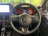 【純正革巻きステアリング】上質な革を使用することで、手にしっかり馴染みとても運転しやすいハンドルです♪