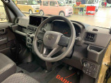 展示車両、並びに展示場の清掃を心掛けております。お車もご納車前にしっかり洗車して、清潔感が感じられる状態でお渡し致します。