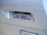 ビルトイン型ETCユニット装備で高速道路等利用時 便利です。