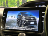【純正10インチナビ】人気の純正ナビを装備。オーディオ機能も充実しており、Bluetooth接続すればお持ちのスマホやMP3プレイヤーの音楽を再生可能!毎日の運転がさらに楽しくなります!!