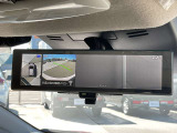 【インテリジェントルームミラー】 車両後方のカメラ映像がミラーに映るので、乗員や荷物が多くても安心♪夜間や悪天候の日でもクリアな映像で視界良好です◎