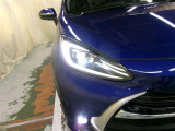 明るく省電力なLEDヘッドランプ。印象的なデザインが輝きを放ちます。