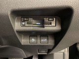 ETC2.0は従来のETCシステムに加えて、渋滞回避や安全運転支援などの運転支援サービスが受けられる次世代システムです。