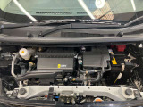 エンジンルームもクリーニング済みできれいですよ。日産の整備士がしっかりと丁寧に点検していますので安心してお乗りいただけます
