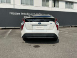 後部座席はプライバシーガラスとなっています。座っている人や置いてある荷物が見えにくくなっているのでプライバシーの確保が出来ます。ぜひ見て確認してみて下さい