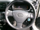 このハンドル心なしか運転しやすいです!