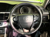 【純正革巻きステアリング】上質な革を使用することで、手にしっかり馴染みとても運転しやすいハンドルです♪