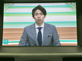 車内でテレビ番組を楽しめる画面を備えています。停車中の待ち時間にも映像を視聴でき、休憩のひとときを過ごす際に便利です。見やすいサイズで日常に活用いただけます。