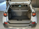 325Lの容量でベビーカーもすっきり収納可能です。