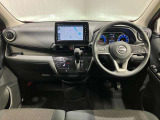 運転席からの視界が左右に広く隅々まではっきりと見渡せます。車の前端も把握しやすく安心して運転できます。