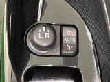 オート格納機能付きミラー キーフリーシステムのドア施錠に連動して自動的に格納!乗降時のミラー操作の手間が省けて便利です♪閉じ忘れを防げるほか、降車の直前まで後方の確認ができます!!