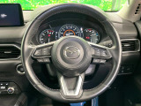 【純正革巻きステアリング】上質な革を使用することで、手にしっかり馴染みとても運転しやすいハンドルです♪