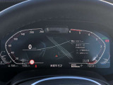 『運転』に対するBMWのこだわりはメーターパネルにも表れております。視野性の良いメーターパネルは疲労感の軽減と、運転の楽しさをもたらしてくれます。