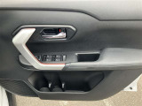 各種スイッチです